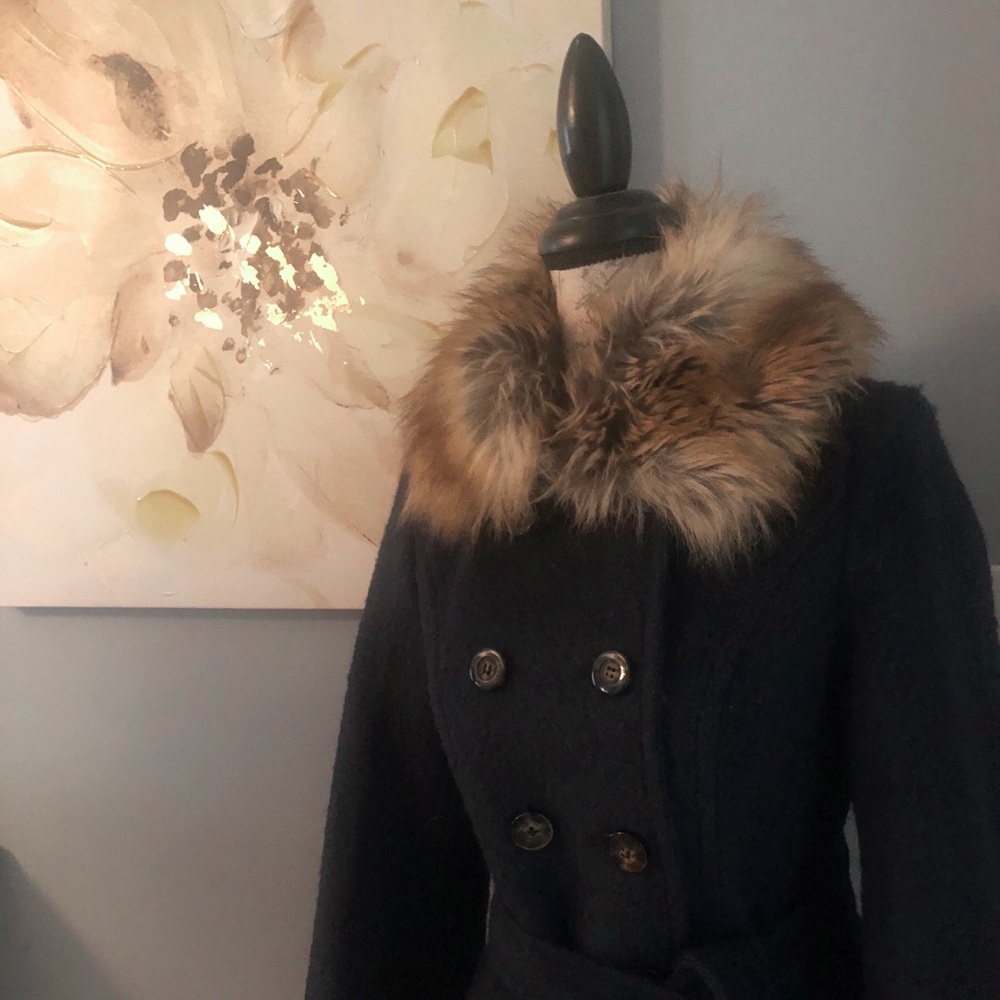 Fur Collar Winter Coat! Barely Worn and cozy